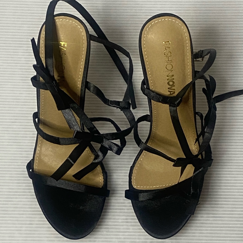 Fashion Nova Elegant Black Strappy Sandals